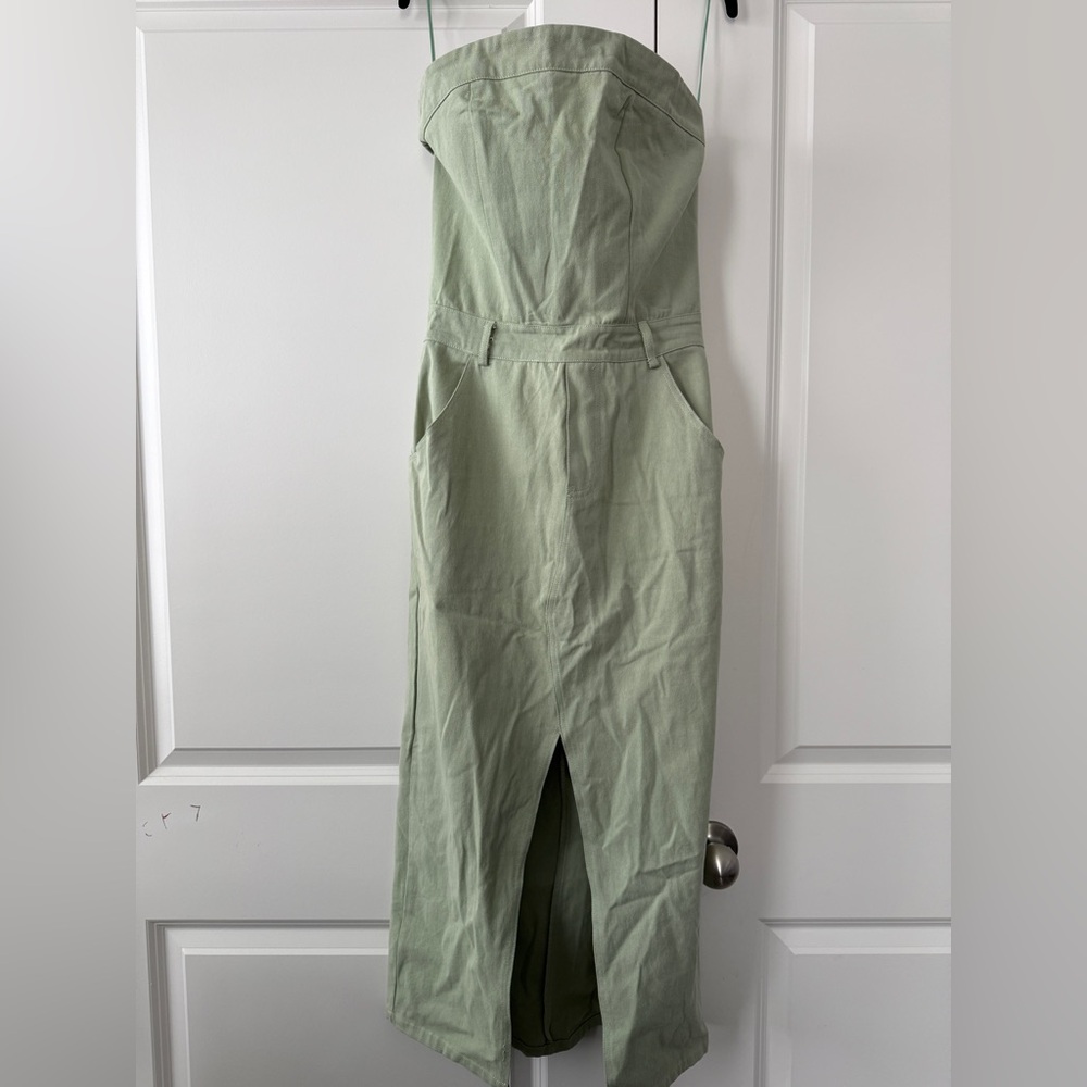 Chic Strapless Dress in Sage Green